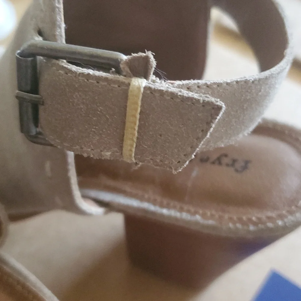 FRYE & CO Elegant Tan Women's Shoes - Picture 10 of 11